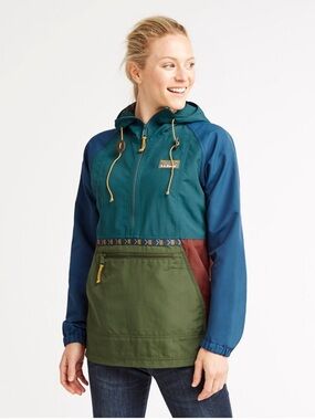 Women’s L.L. Bean Mountain Classic Anorak Jacket in Spruce & Tuscan Olive